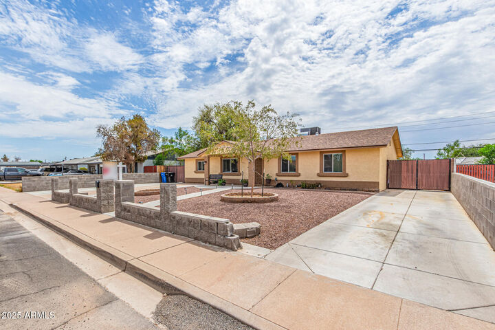 Property Photo:  6821 W Campbell Avenue  AZ 85033 
