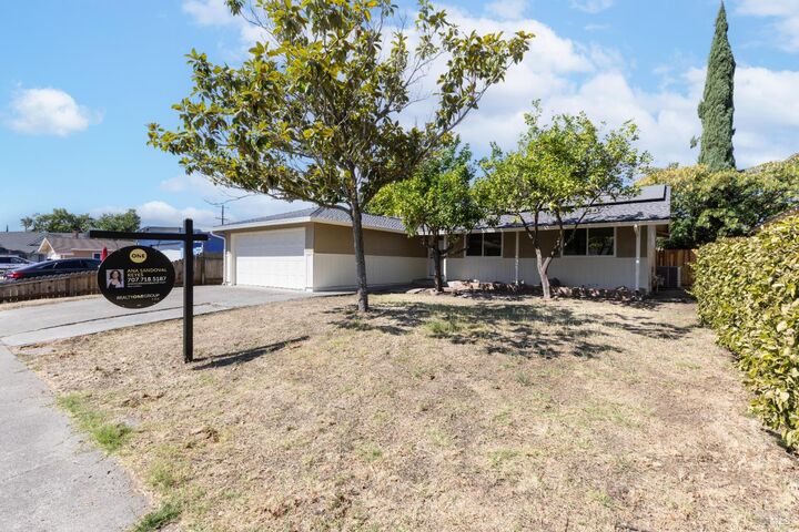 Property Photo: 319 Folsom Drive CA 95687