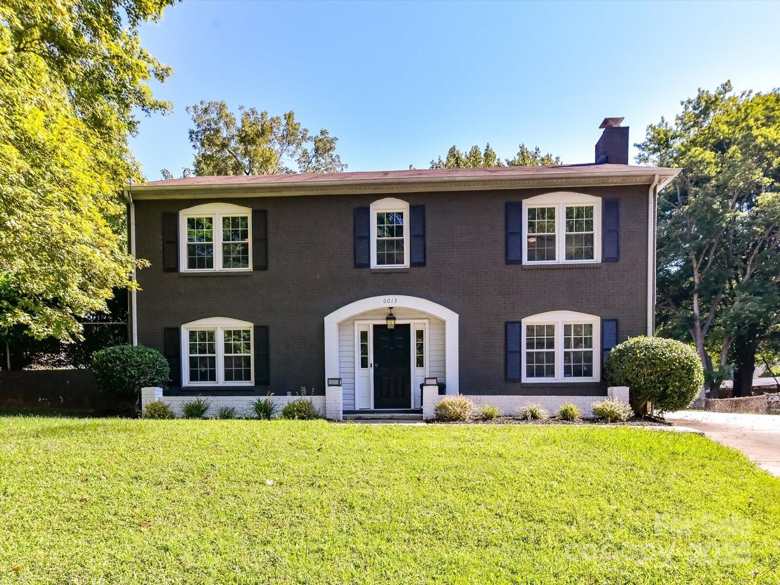 Property Photo:  6013 Ferndale Place  NC 28215 