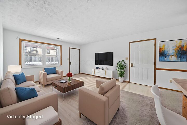 Property Photo: 4478 Greystone Village Drive OH 43228
