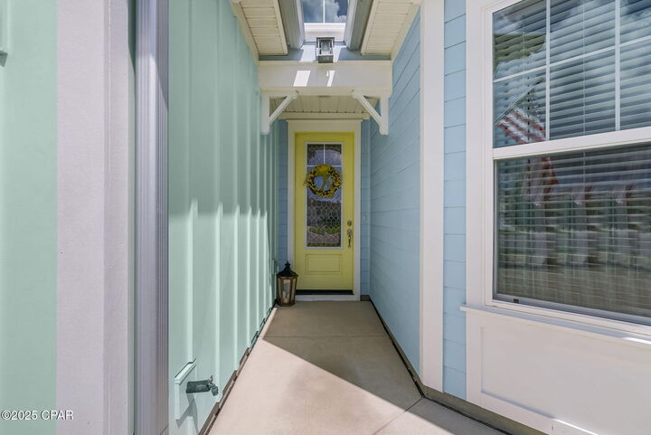 Property Photo: 8575 Island Breeze Avenue FL 32413