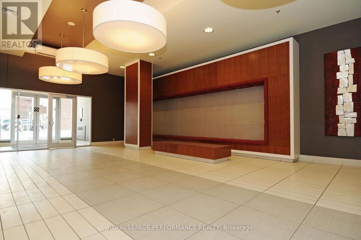 Property Photo: 324 Laurier Avenue West 1403 ON K1N 6P6