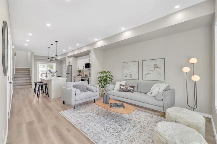 Property Photo:  38 Vivian Avenue  MB R2M 0E4 