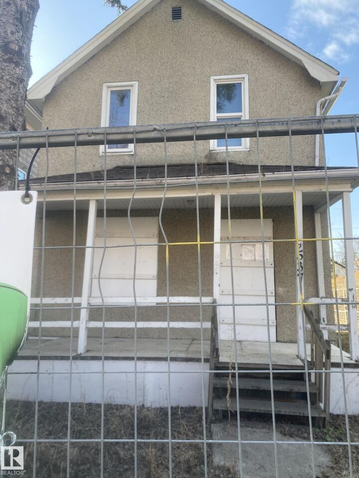 9537 107 Avenue NW  Edmonton AB T5H 0T6 photo