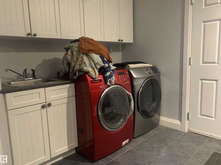 Property Photo:  703 Suncrest  AB T8H 0G6 