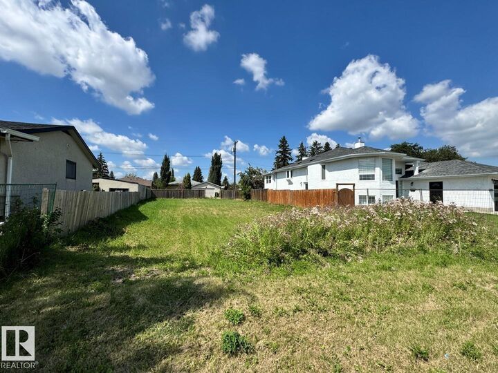 13118 121 Street NW  Edmonton AB T5L 0B6 photo