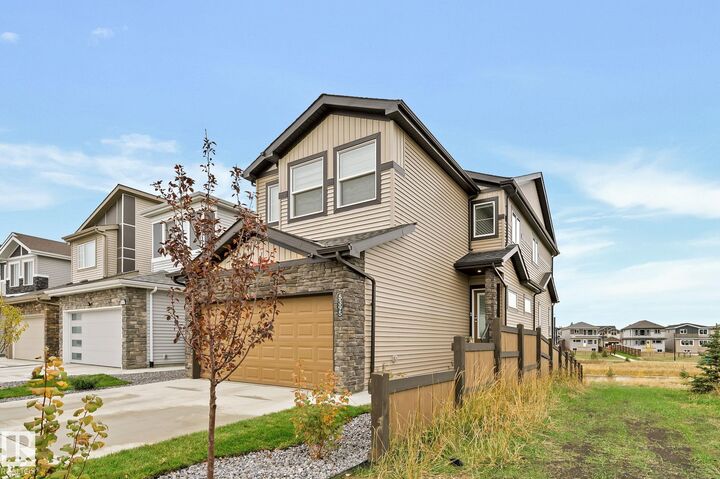 5395 Lark Landing NW  Edmonton AB T5S 0S3 photo