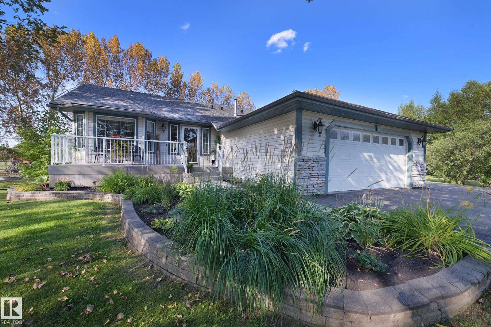 Property Photo: 98 52349 Rge Rd 222 AB T8C 1A4