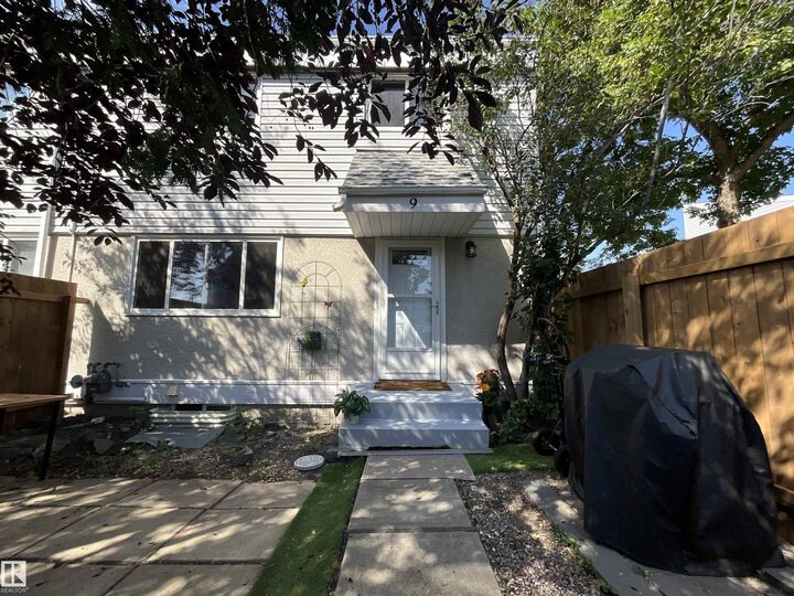 9 McLeod Place NW  Edmonton AB T5A 3A8 photo