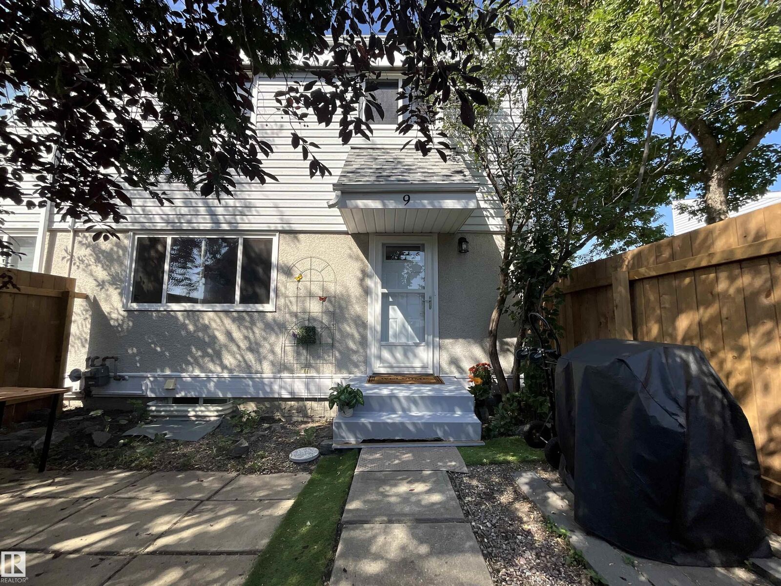 Property Photo: 9 McLeod Place NW AB T5A 3A8