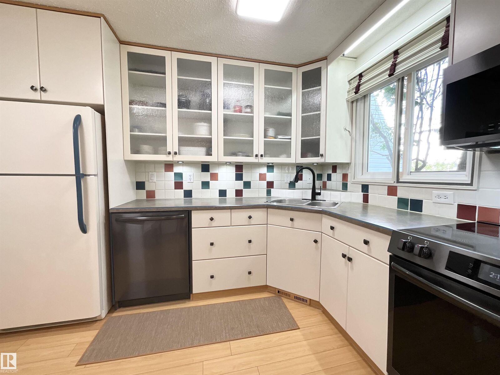 Property Photo: 9 McLeod Place NW AB T5A 3A8