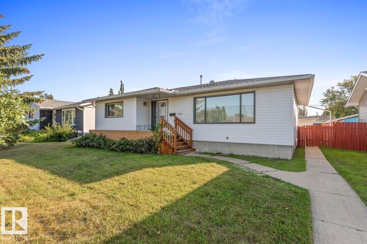9619 69 A Street NW  Edmonton AB T6B 1W4 photo