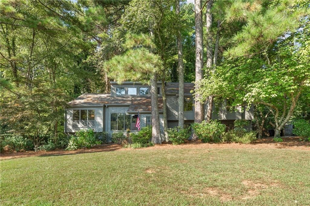 Property Photo: 20 Ashton Woods Drive GA 30068