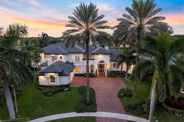 Property Photo: 366 Sweet Bay Ave FL 33324