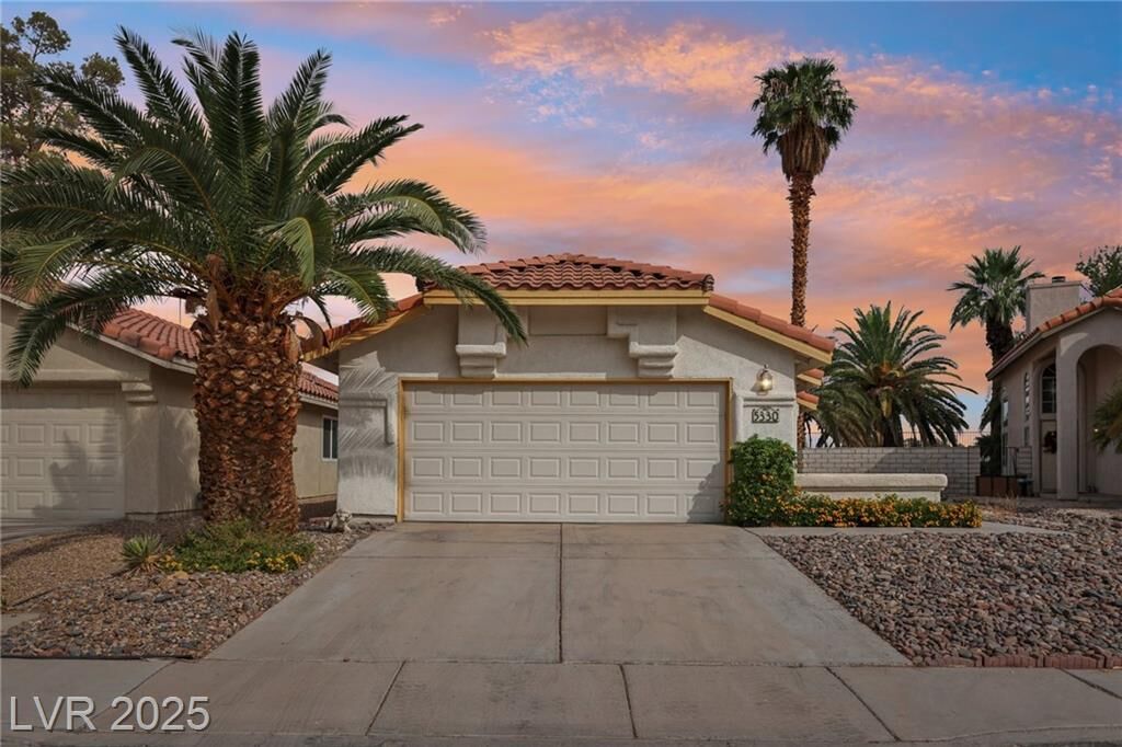 Property Photo: 5330 Walton Heath Avenue NV 89142