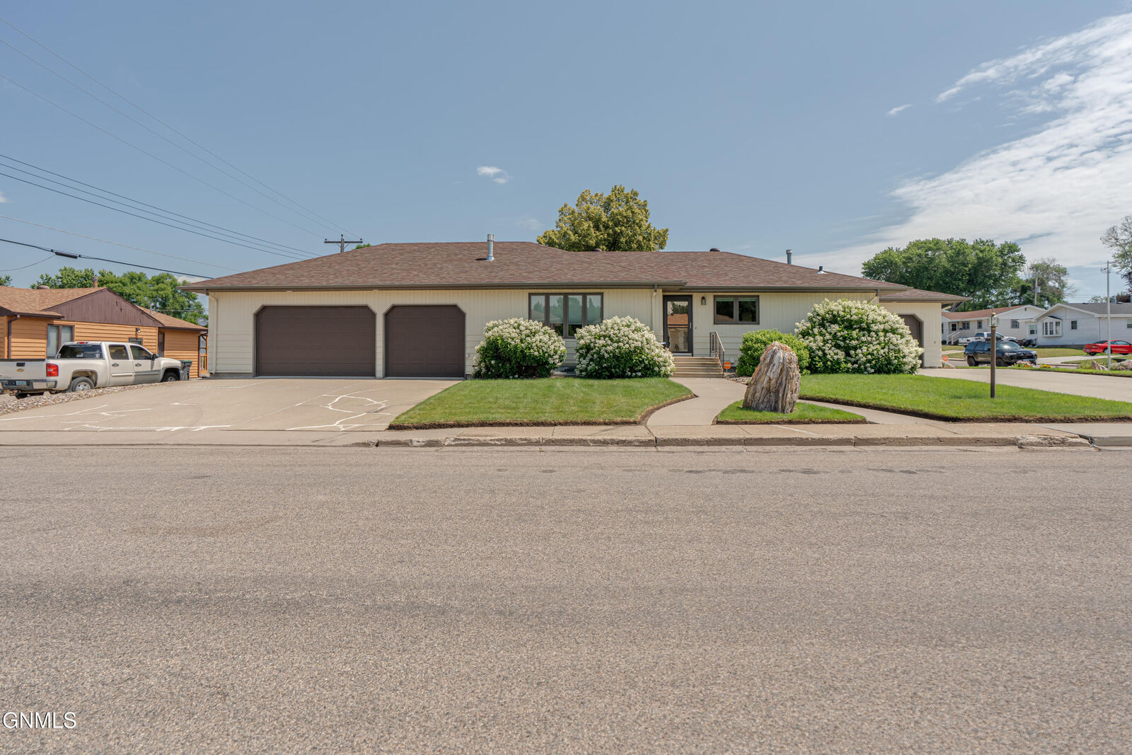 Property Photo: 1200 2nd Avenue NW ND 58554
