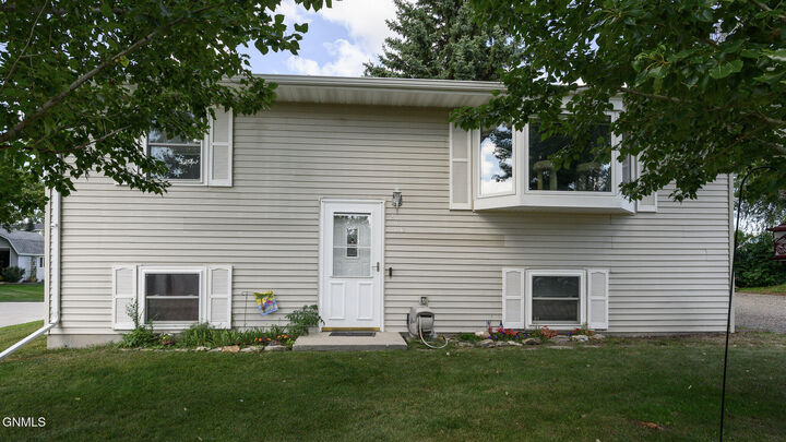 Property Photo: 210 Crown Butte Drive ND 58554