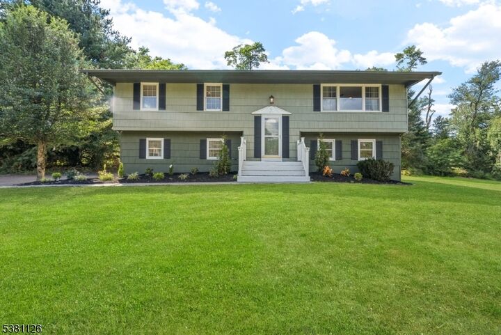 Property Photo: 18 Oxford Cir NJ 08558