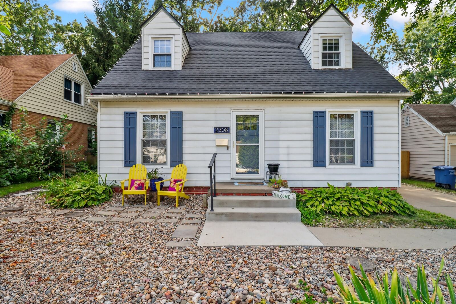 Property Photo:  2308 33rd Street  IA 50310 