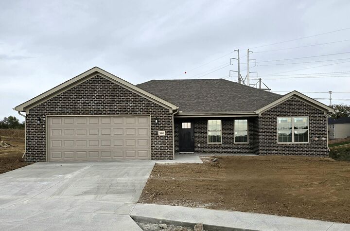 Property Photo:  940 Olympic Court  KY 40475 