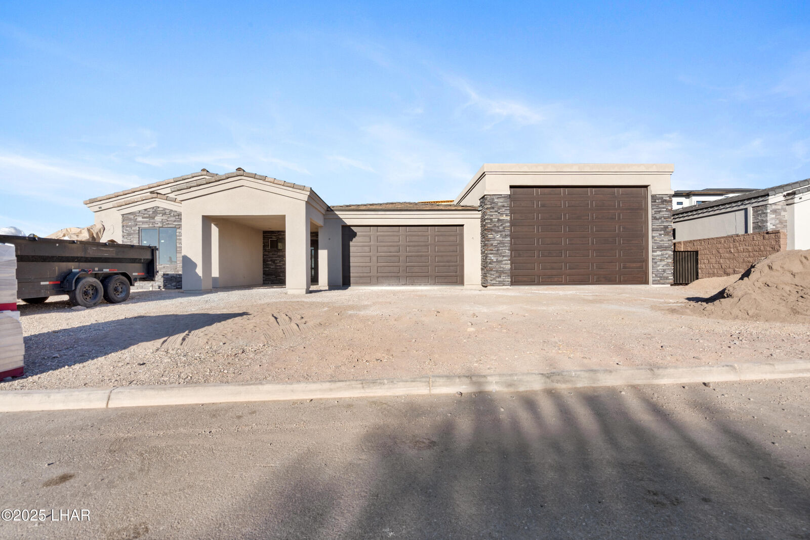 Property Photo: 6323 Avienda De Las Colinas AZ 86406
