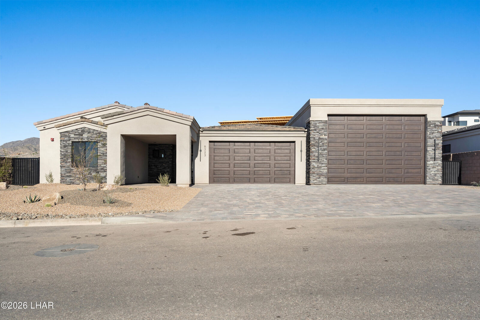 Property Photo:  6323 Avienda De Las Colinas  AZ 86406 
