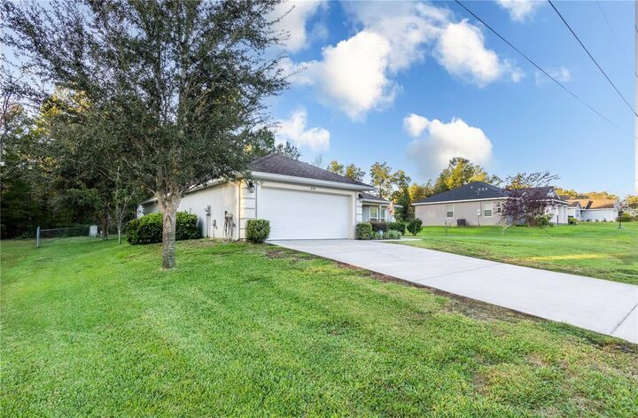 Property Photo:  8554 SE 160th Place  FL 34491 
