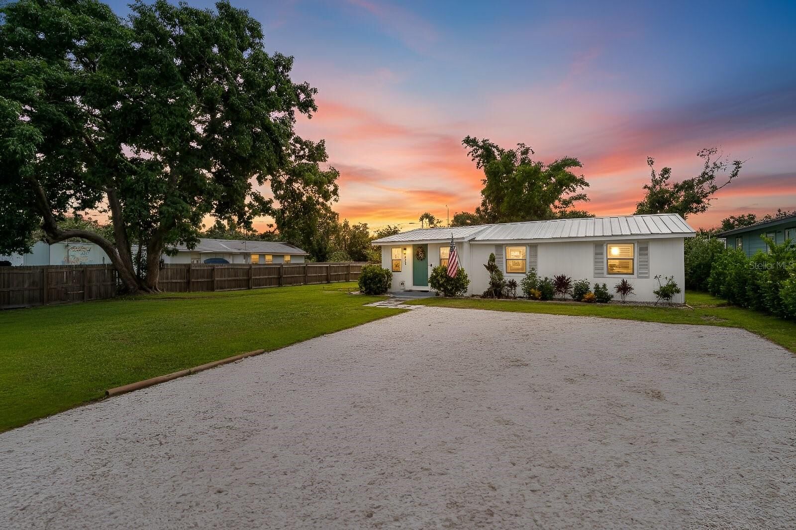 Property Photo:  841 Hand Avenue  FL 34232 