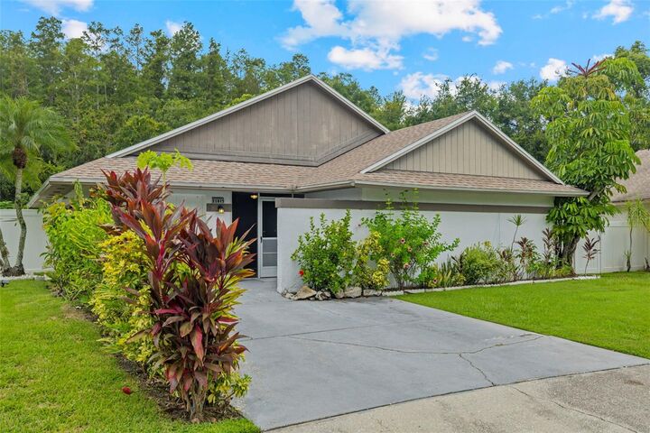 Property Photo:  11815 Hickorynut Drive  FL 33625 