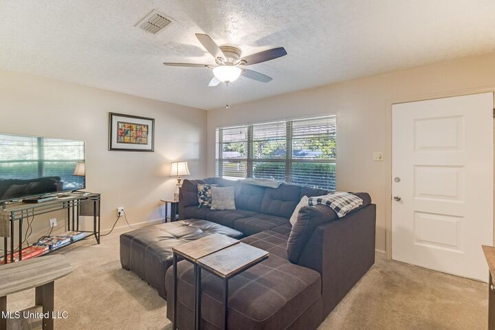 Property Photo:  225 Lynwood Circle  MS 39560 