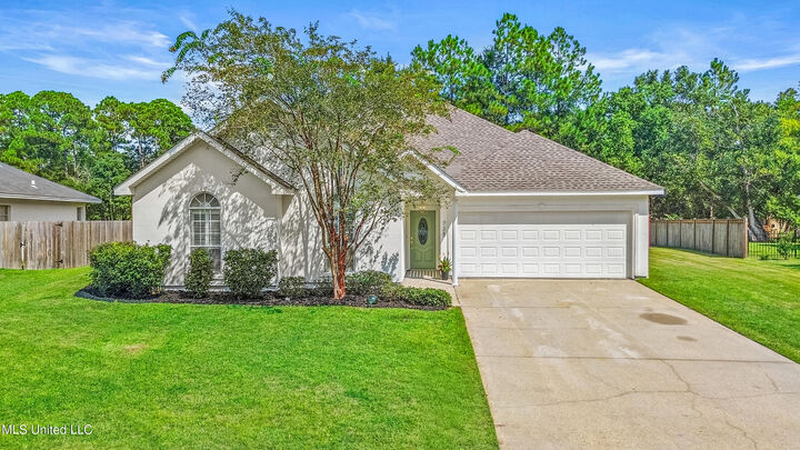 Property Photo:  725 Old Savannah Drive  MS 39560 