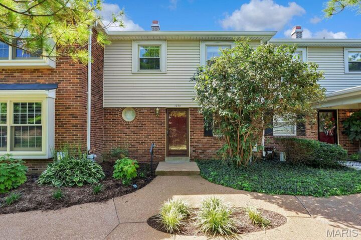 1074 Brooksgate Manor Drive  Kirkwood MO 63122 photo