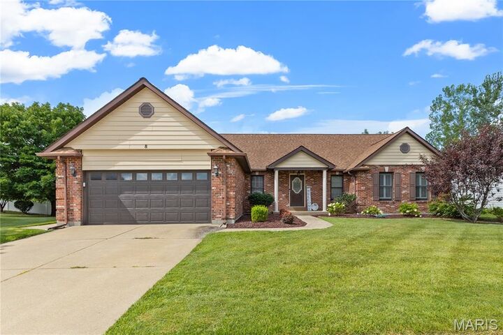 8 Boenker Court  St Charles MO 63301 photo