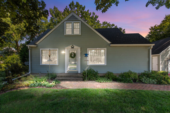 5220 S Oak Ridge Dr  New Berlin WI 53146 photo