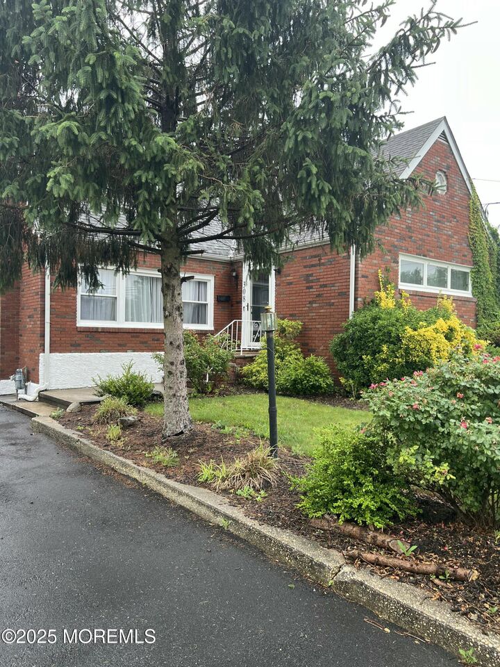 308 Myrtle Street  Cliffwood NJ 07721 photo