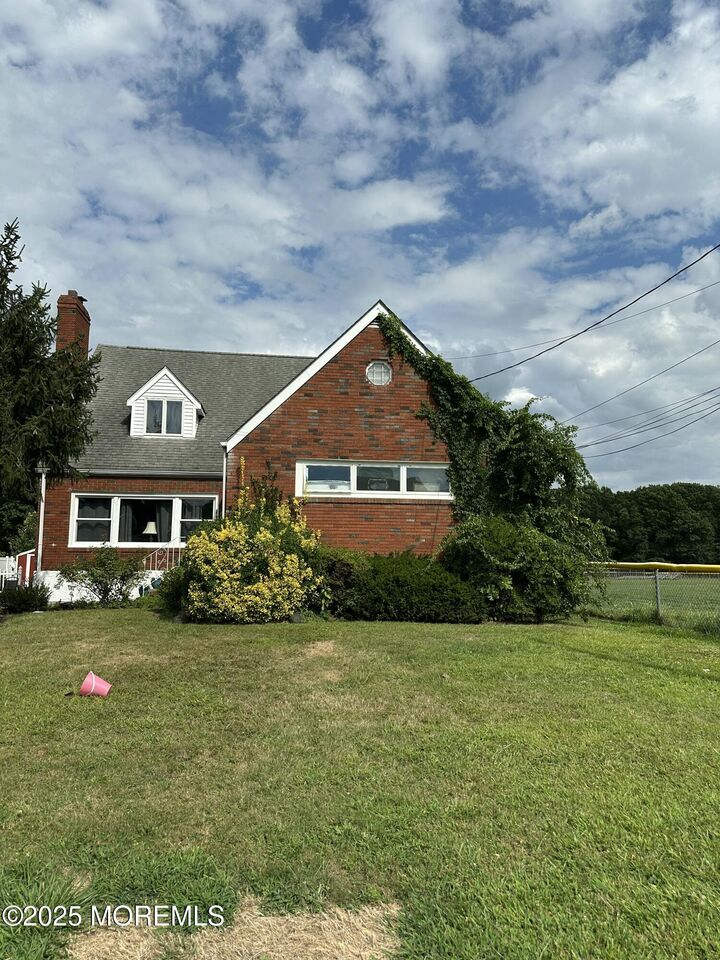 308 Myrtle Street  Cliffwood NJ 07721 photo