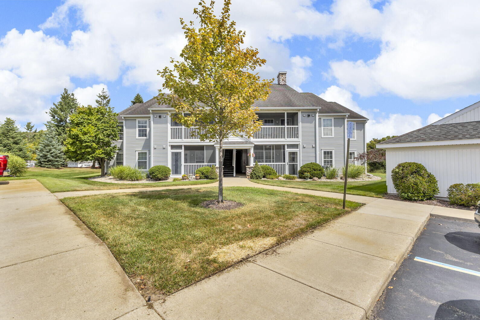 Property Photo: 745 W Barrington Circle MI 49203