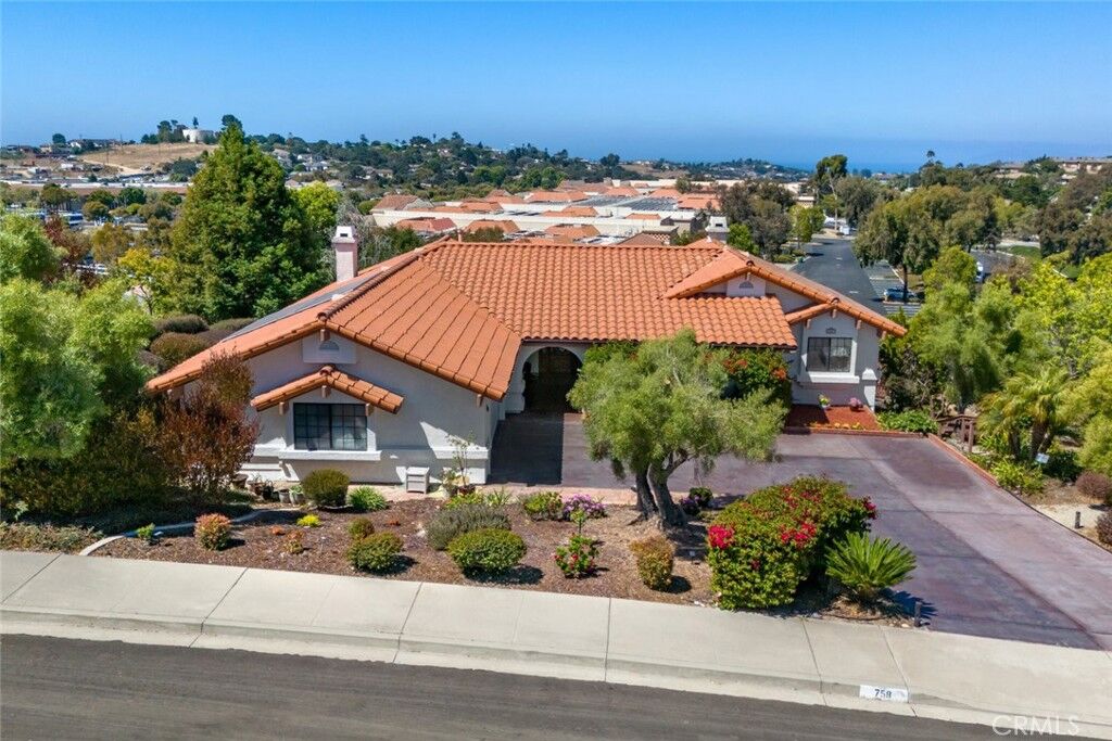 Property Photo:  758 Via Bandolero  CA 93420 