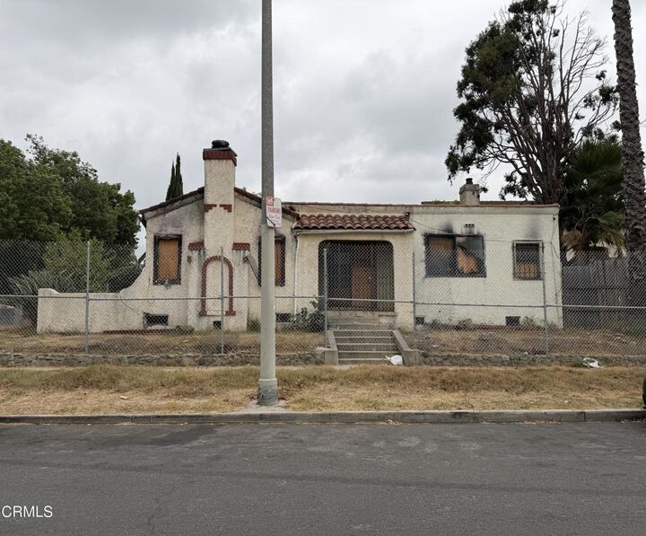 Property Photo:  3722 Dover Street  CA 90039