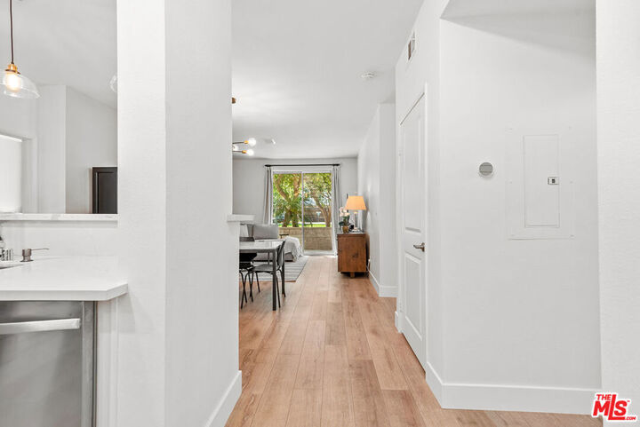 Property Photo: 6400 Crescent Parkway 125 CA 90094