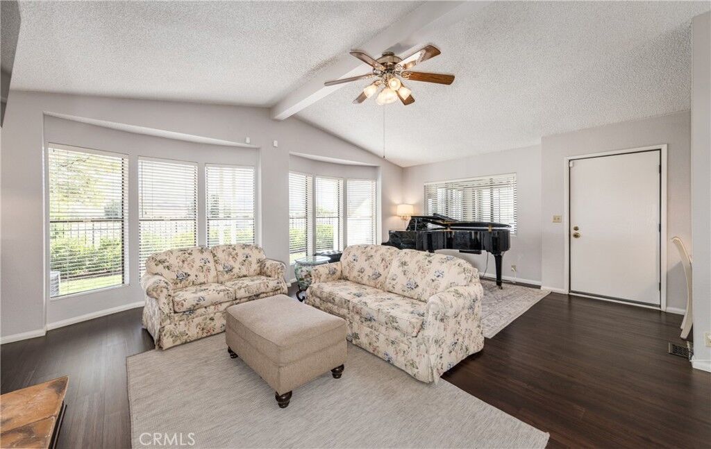 Property Photo:  24600 Mountain Avenue 18  CA 92544 