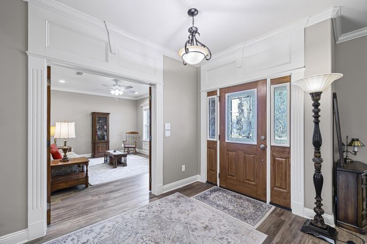 Property Photo: 7505 Rexford Street FL 32566