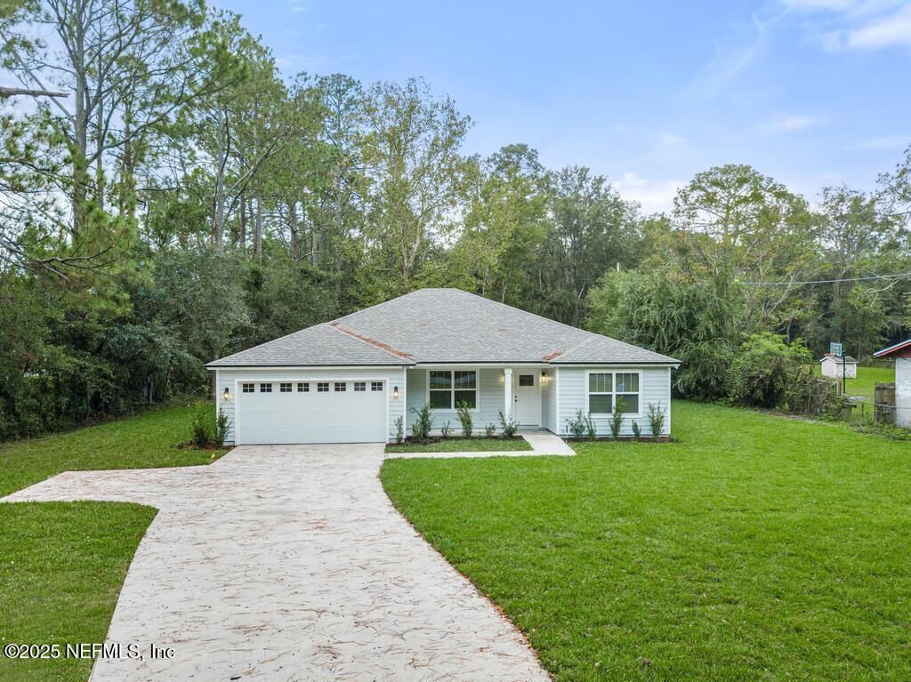 Property Photo: 5041 Kalmia Street FL 32068