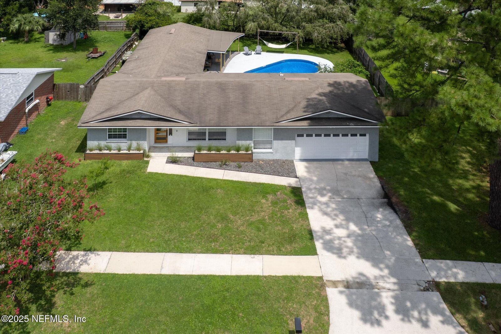 Property Photo: 939 N Grove Park Drive FL 32073