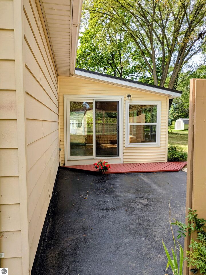Property Photo: 4855 National Drive MI 48858