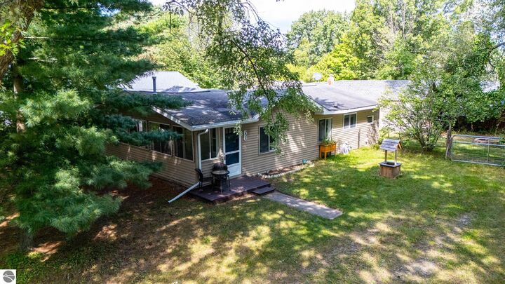 Property Photo: 204 Elm MI 48629
