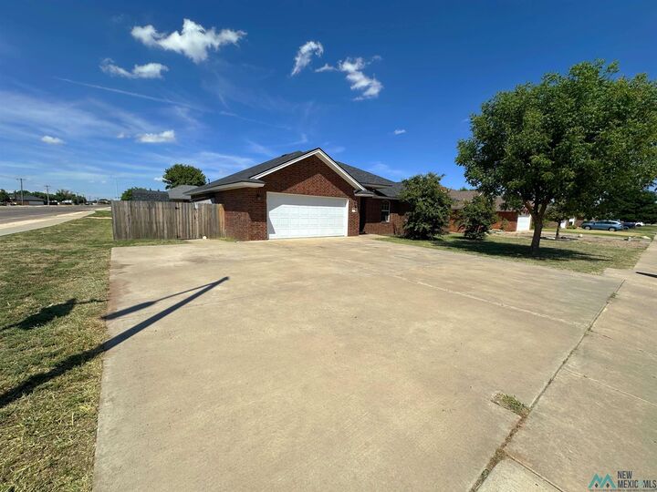 Property Photo:  2100 Reese Drive  NM 88101