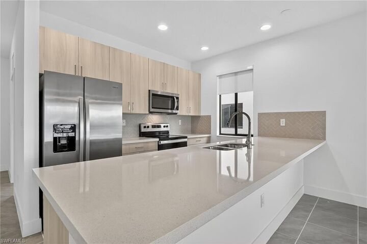 Property Photo: 5265 Lamone Ln FL 34142