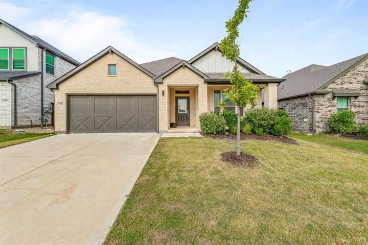 Property Photo: 5532 Santa Elena Court TX 76126