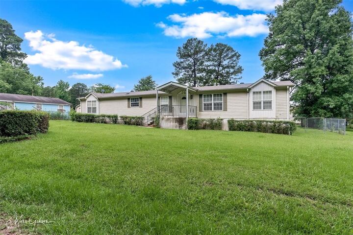 Property Photo: 6772 Greenway Avenue LA 71119